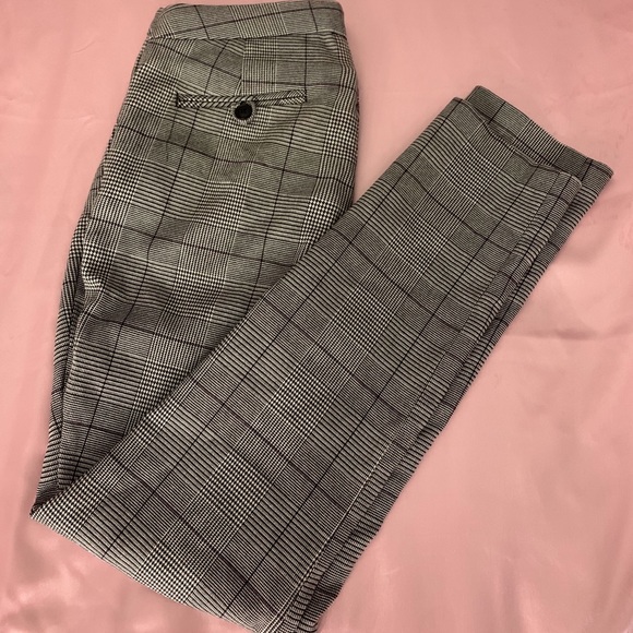 Adrienne Vittadini Pants - Plaid Pants!